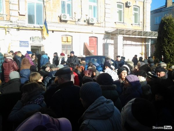 Підприємці зі «Старого» базару «гримали» на Романюка через землю. ФОТО. ВІДЕО