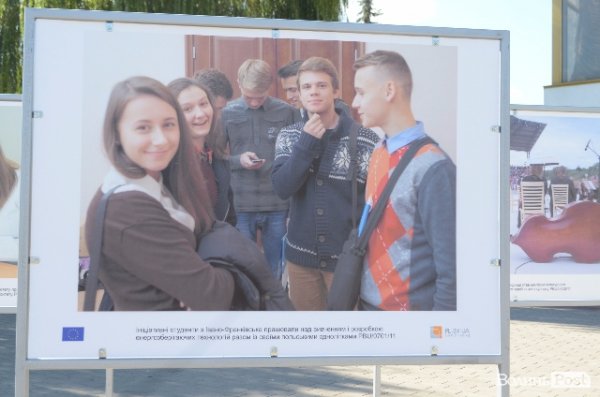 Фотовиставка на Театральному майдані в Луцьку. ФОТО