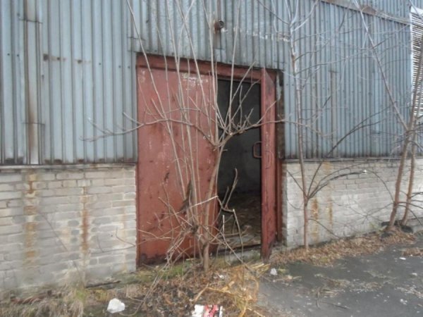 Екс-завод в Ківерцях став домом для бомжів