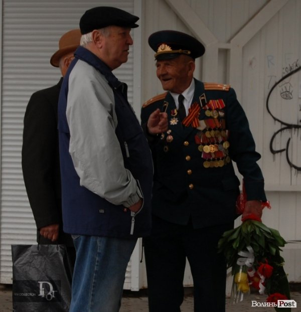 Парад Перемоги у Луцьку пройшов з комуністами і міліцією