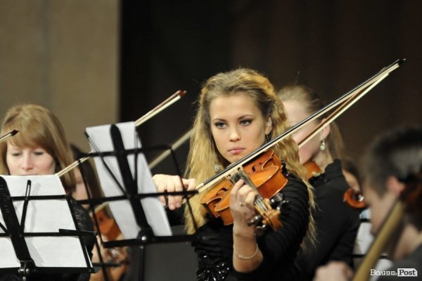 У Луцьку нагороджували працівників телебачення, радіо і зв’язку. ФОТО