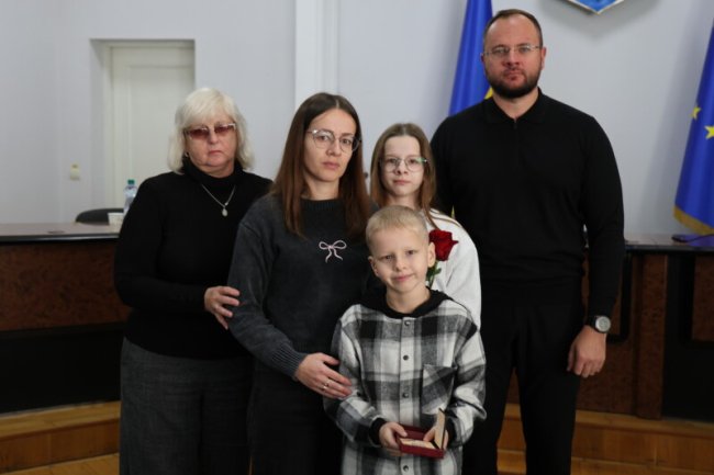 У Луцьку вручили державні нагороди родинам загиблих захисників України