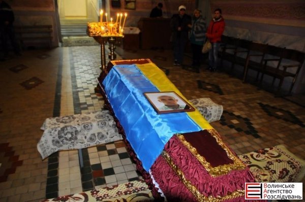 У Луцьку зустріли тіло загиблого сапера. ФОТО