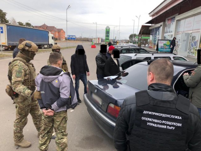 На Волині намагалися підкупити прикордонника, аби без перешкод возити контрабанду