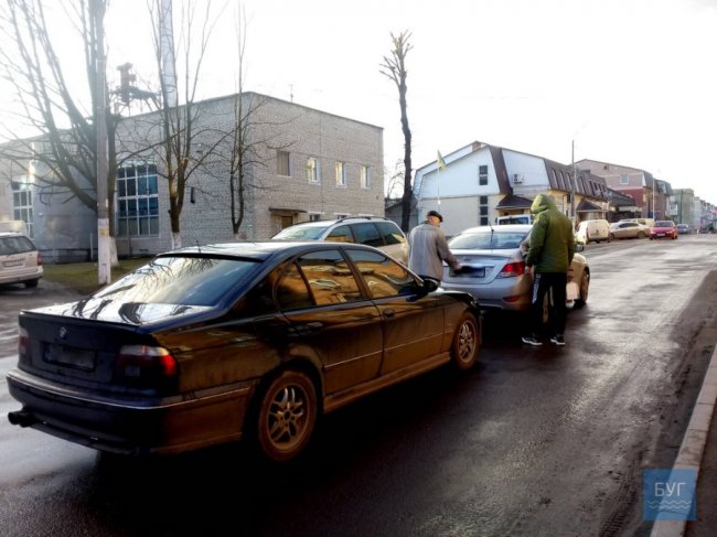 У Нововолинську  зіткнулися BMW та Hyundai. ФОТО