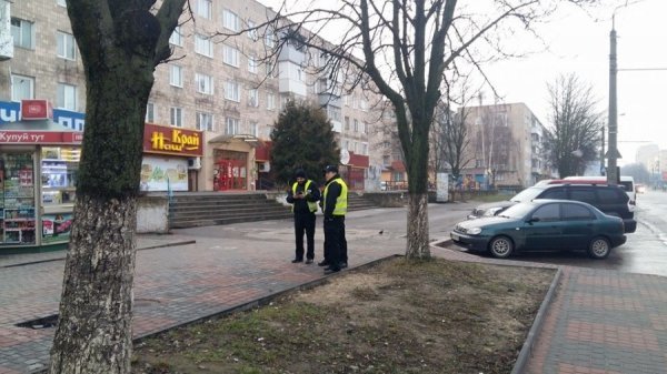 У Луцьку демонтують незаконно встановленні кіоски. ФОТО