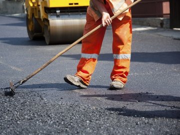 У Луцьку просять відремонтувати вулиці, що ведуть до школи