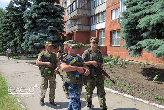 Як волинські міліціонери несуть службу у Красноармійську. ФОТО