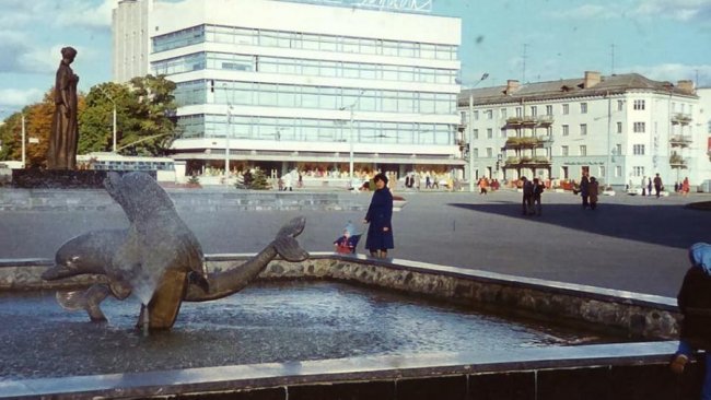 Луцький світломузичний фонтан зсередини. ВІДЕО