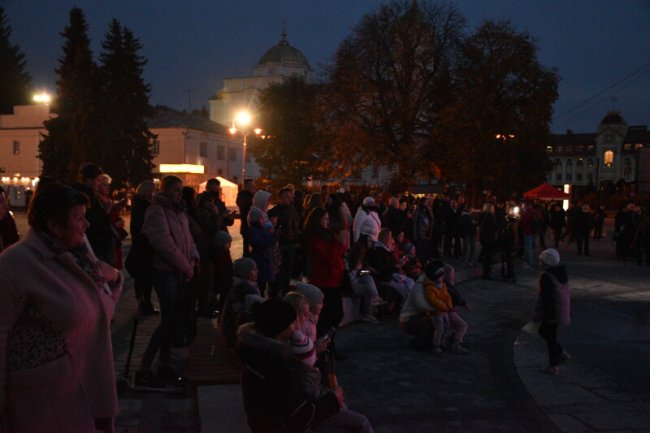 У Луцьку влаштували перший повноцінний запуск головного фонтану міста. ФОТО 