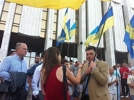 У Києві на мітингу на захист мови билися з «Беркутом». ФОТО. ВІДЕО