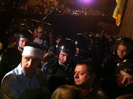 У Києві на мітингу на захист мови билися з «Беркутом». ФОТО. ВІДЕО