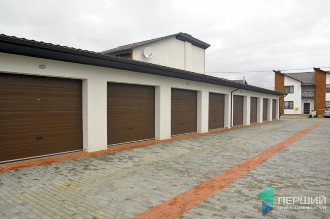 Особлива пропозиція! Світлий, просторий таунхаус у Луцьку. ФОТО