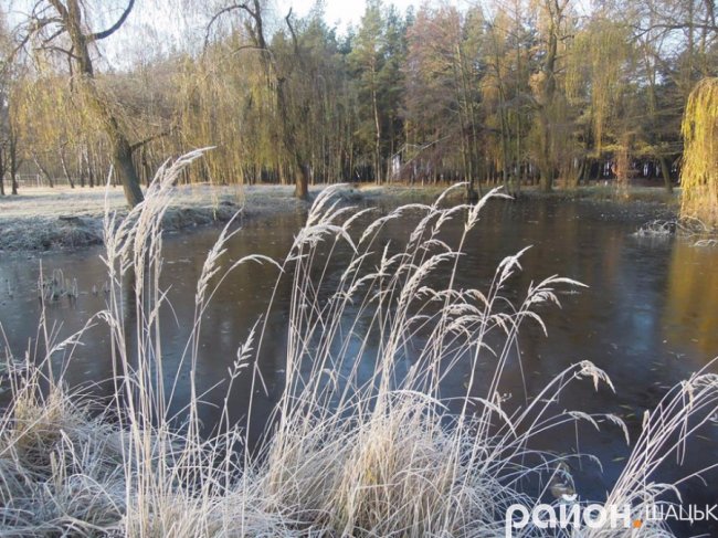 Іній та крига: морозний ранок у Шацьку. ФОТО