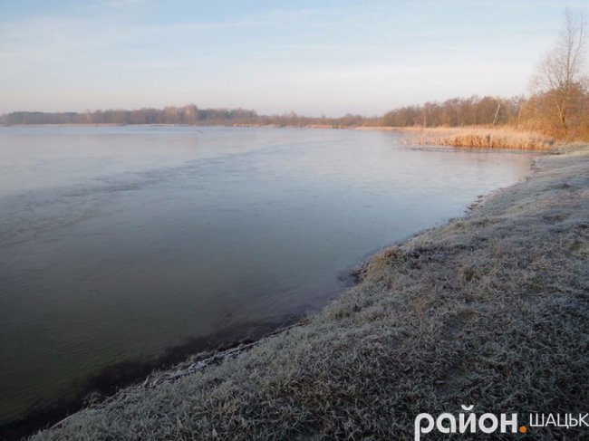 Іній та крига: морозний ранок у Шацьку. ФОТО