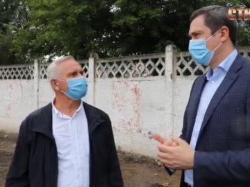 Під час візиту міністра Нововолинський міський голова почав спілкуватись російською. ВІДЕО