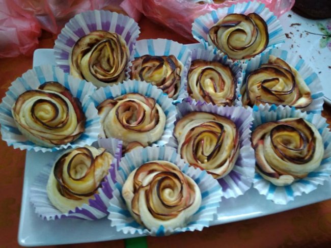 Волинські школярі продавали солодощі заради благодійності