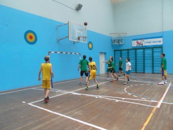 У Луцьку змагання з баскетболу відбувалися у напруженій боротьбі. ФОТО