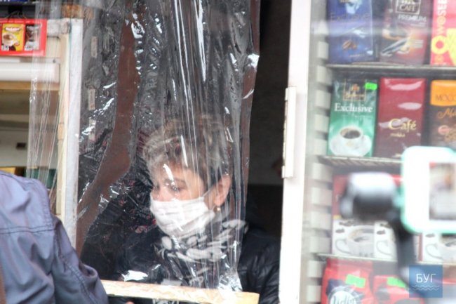 У Нововолинську запрацював ринок: чи дотримуються карантинних обмежень продавці та покупці. ФОТО