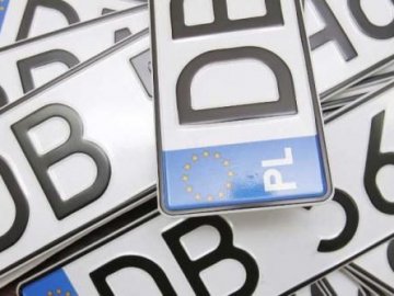 На «Ягодині» не пустили в Україну авто на «євроблясі»