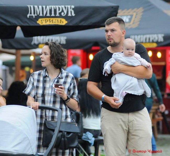 Селфі, їжа і дівчата: луцький фудфест на фото