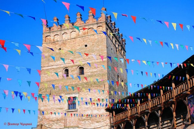 Селфі, їжа і дівчата: луцький фудфест на фото