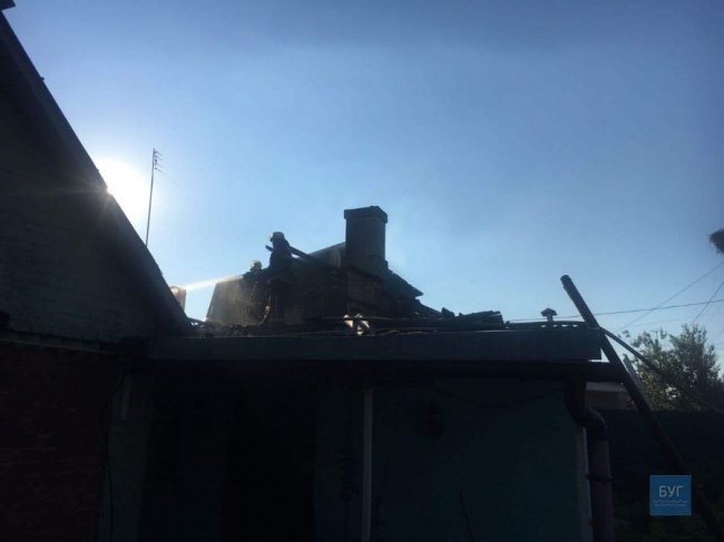 У селищі на Волині горів житловий будинок. ВІДЕО