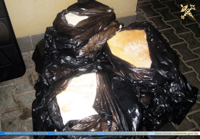 Волинянин хотів нелегально провезти у Білорусь майже 100 кілограмів сала. ФОТО