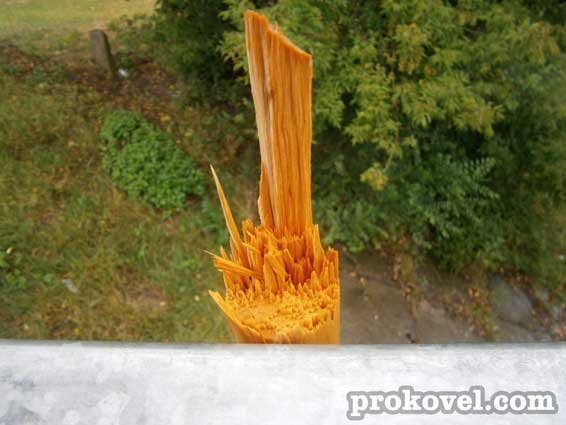 У Ковелі з мостів покрали прапори. ФОТО