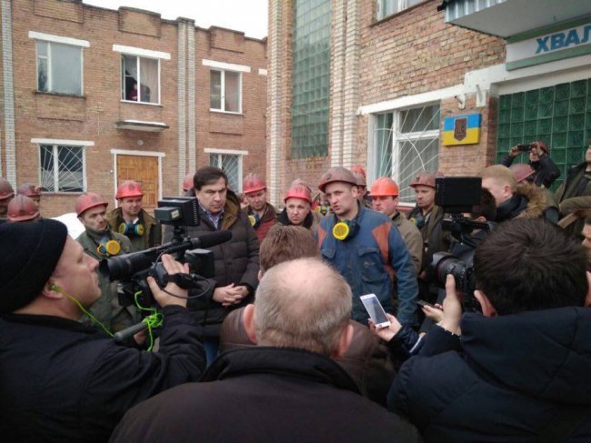 Саакашвілі зустрівся з шахтарями Нововолинська. Критикував Ахметова. ОНОВЛЕНО