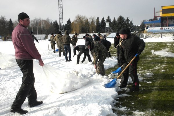 Луцький стадіон готують до приїзду «Динамо» з Києва. ФОТО