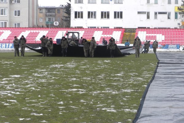 Луцький стадіон готують до приїзду «Динамо» з Києва. ФОТО