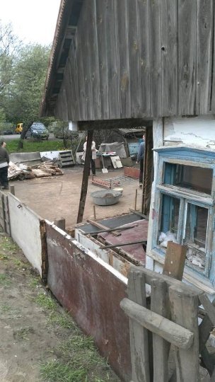 Водій автомобіля, який в'їхав у будинок на Теремнівській, хотів обманути патрульних. ФОТО