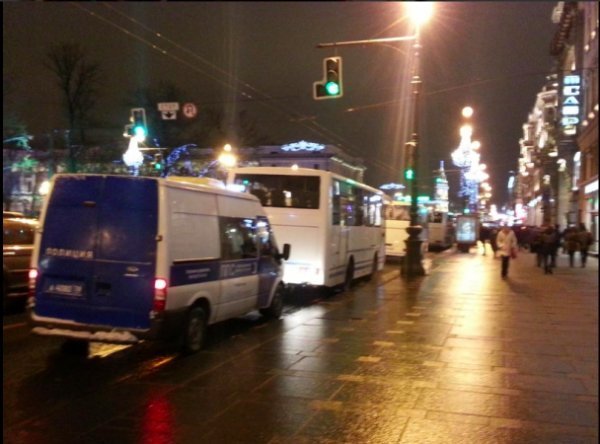 Мітинг у Москві розігнали, люди виходять в інших містах Росії. ФОТО