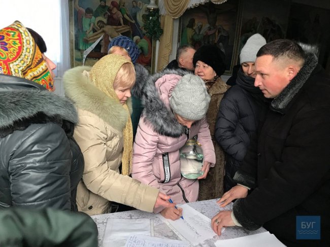 У Нововолинську зібрали підписи для переходу громади храму до ПЦУ