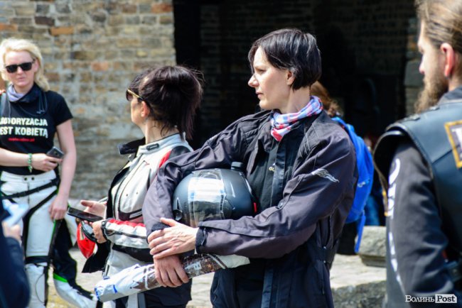 Леді на мотоциклах: у Луцьк приїхали байкерки з декількох країн. ФОТО