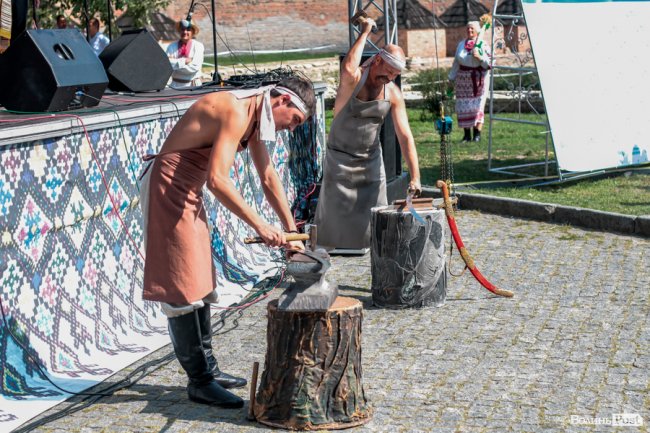 Неймовірні вбрання та іноземні гості: фестиваль «Берегиня» у Луцькому замку. ФОТО