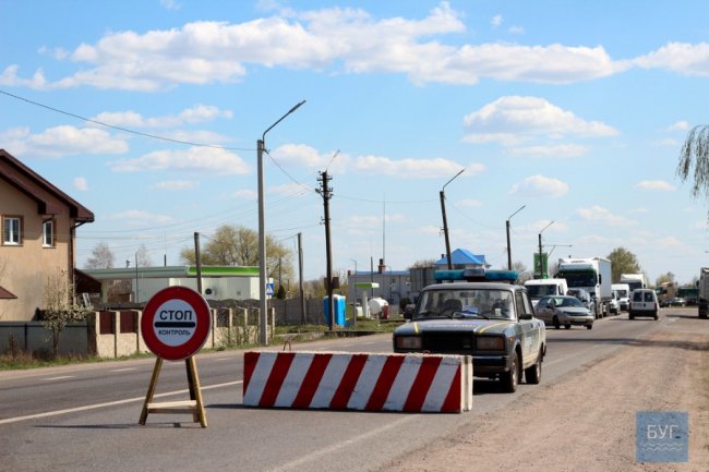 Як працюють контрольно-пропускні пункти на в’їздах до Нововолинська. ФОТО. ВІДЕО