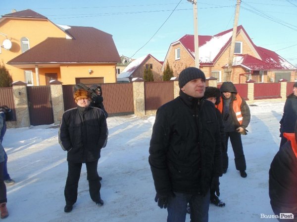 Як волинські автомайданівці пікетували маєтки регіоналів. ФОТО. ВІДЕО