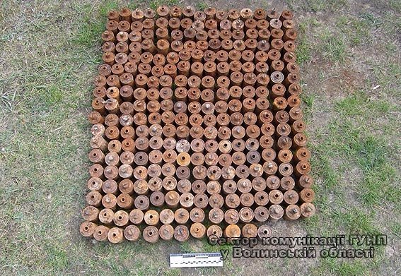 Волинські вибухотехніки знищили арсенал вибухівки. ФОТО. ВІДЕО