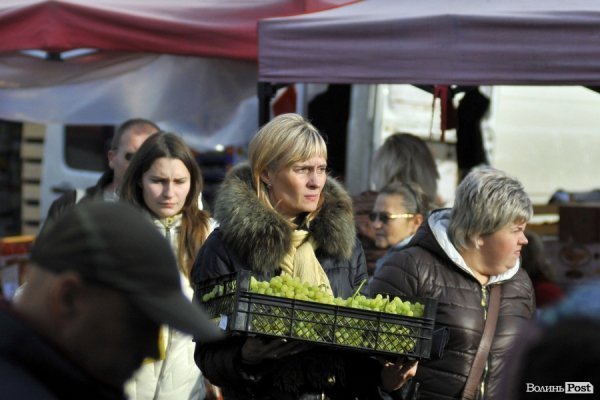 Завокзальний ринок. БУДНІ МІСТА