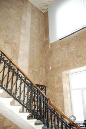 У луцькій мерії тече дах. ФОТО