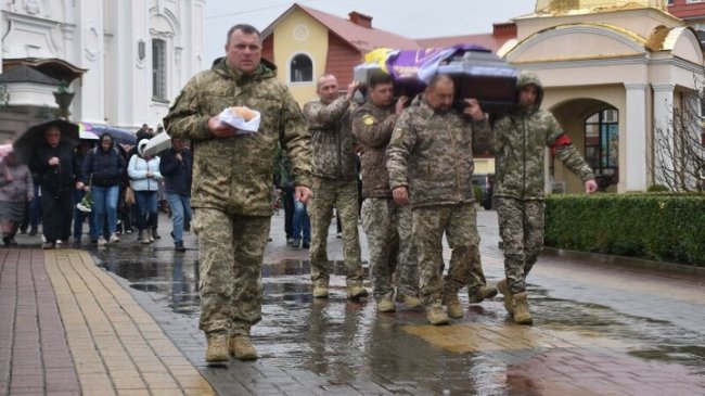 У Луцьку попрощалися із захисником України Віталієм Назарчуком