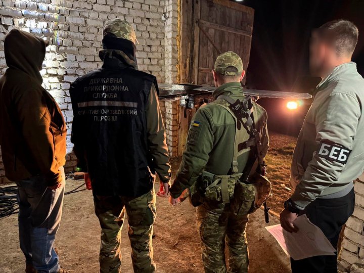 Контрабандисти на Волині «подарували» прикордонникам безпілотник