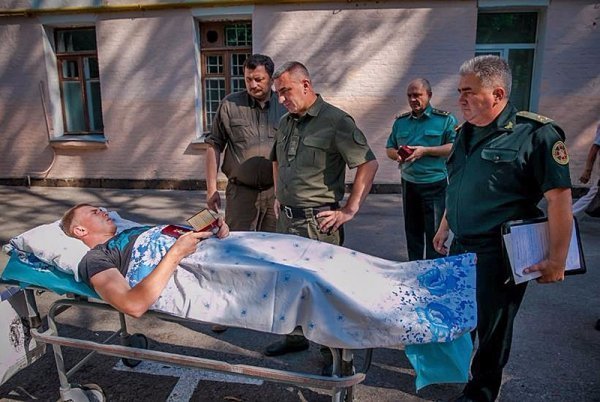 Поранених під Радою відзначили держнагородами. ФОТО