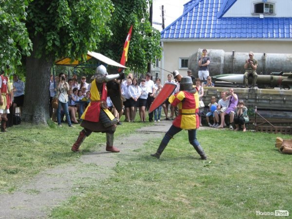 У Луцьку б'ються лицарі. ФОТО