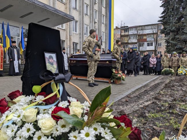 На Волині провели в останню путь Героя Дмитра Павліковського