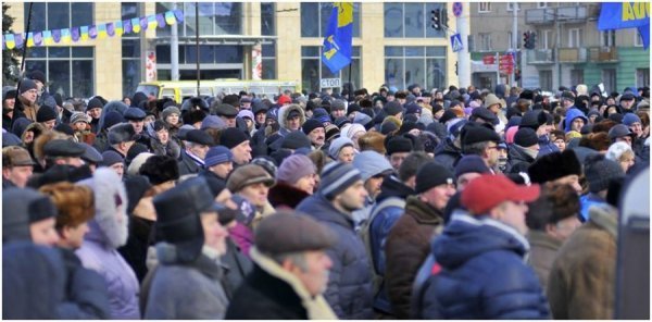 «Євронеділя» в Луцьку: віче, хода та панахида. ФОТО