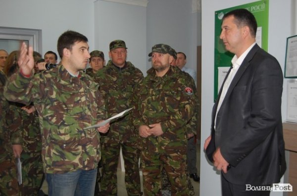 У Луцьку революціонери навідалися до «агентів Кремля». ФОТО