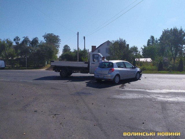 Під Луцьком – аварія: є постраждалі. ФОТО